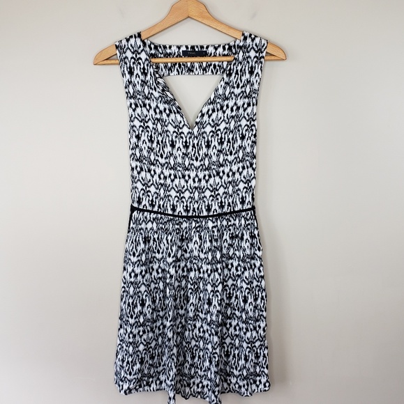 THML Dresses & Skirts - THML | Black & White Print Dress with Pockets